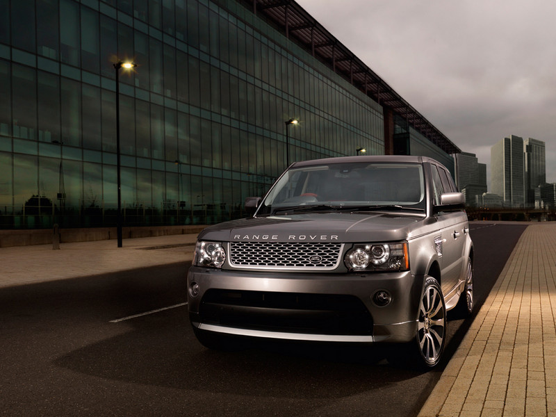 <p>Range Rover Sport — самый красивый внедорожник</p>